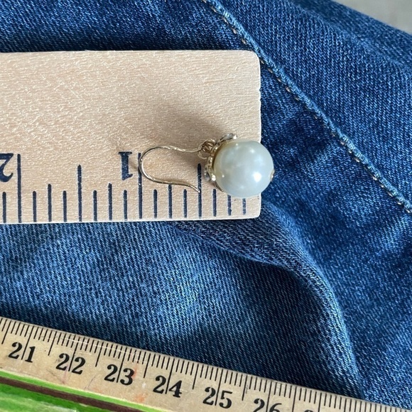 FAUX Pearl 1” Drop Earrings Costume Jewelry. - Picture 6 of 16